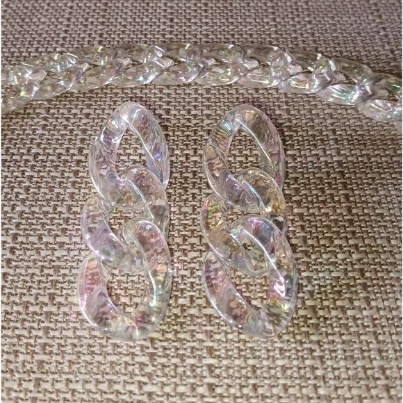 Iridescent Rope-shaped Earrings - Picture 3 of 5